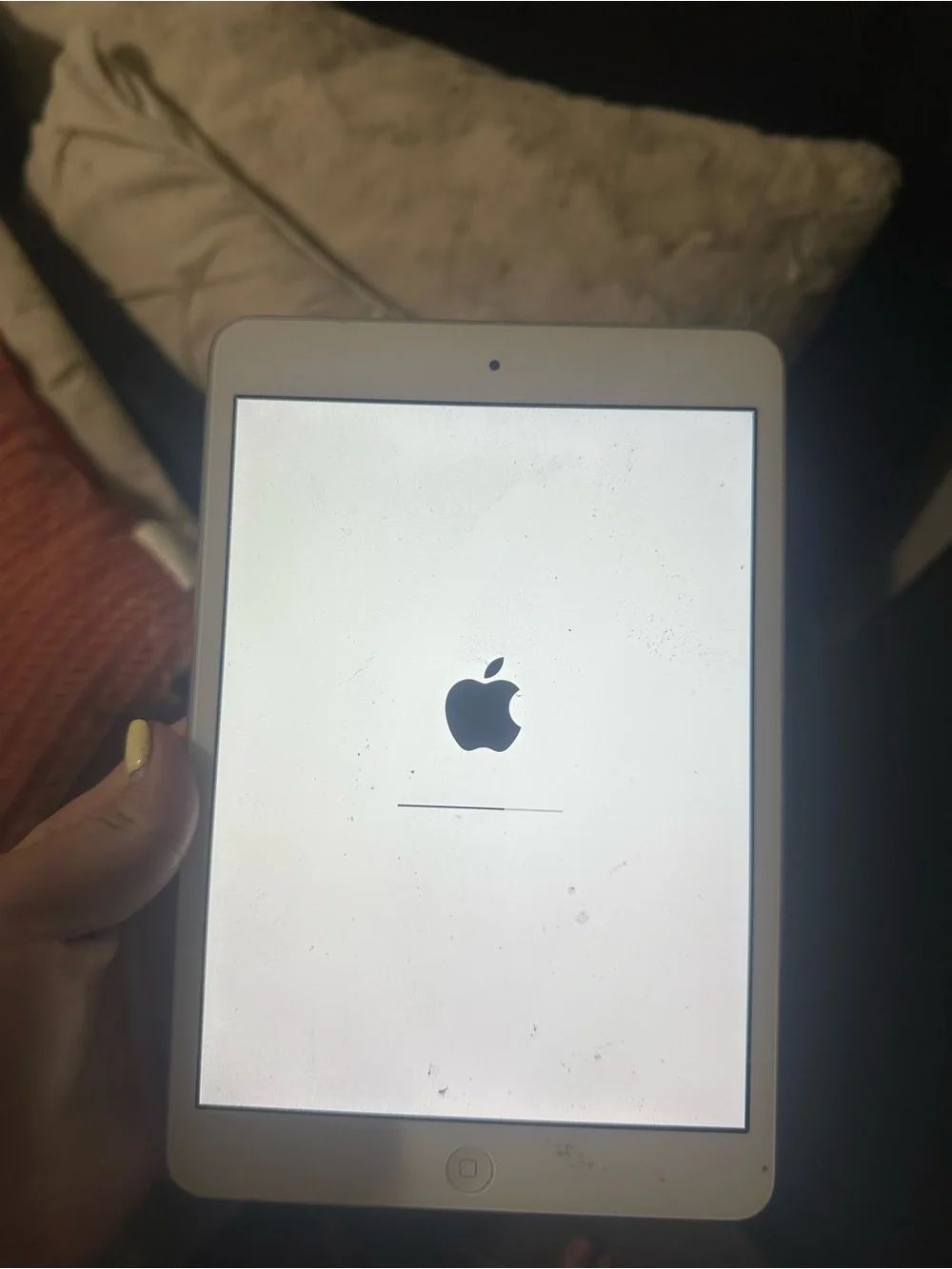 Apple iPad Tablet in White with Silver Trim